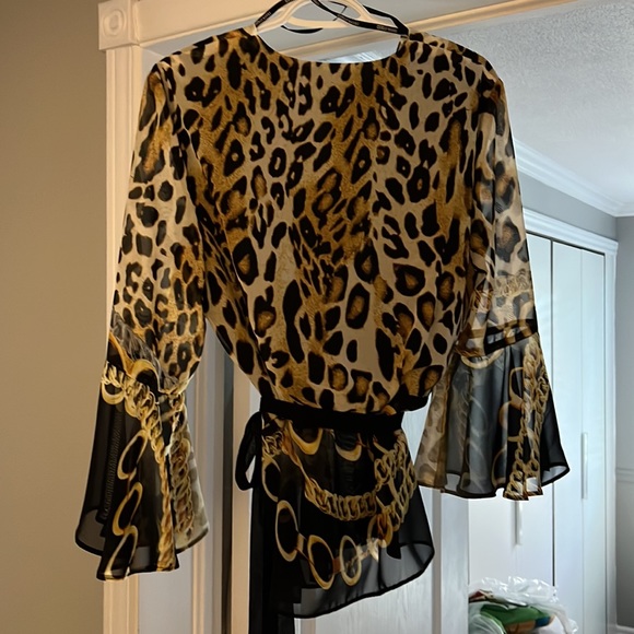 Frank Lyman Blouse - Picture 5 of 5